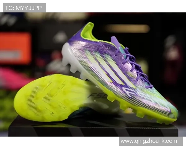 足球鞋HG与AG的区别解析及选择指南助你找到最适合的鞋款